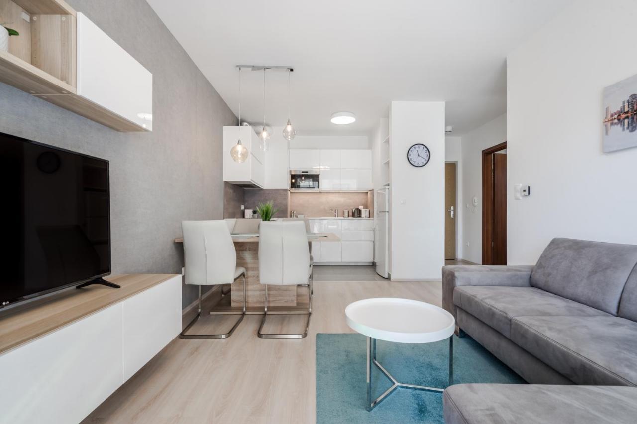 Bpr Galactic Empire Home With Balcony Budapest Ngoại thất bức ảnh