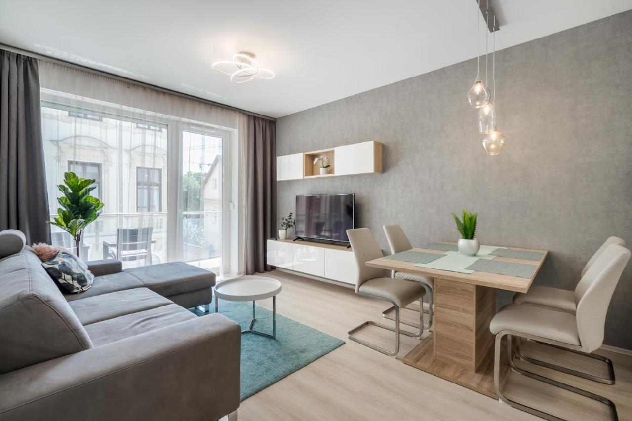 Bpr Galactic Empire Home With Balcony Budapest Ngoại thất bức ảnh